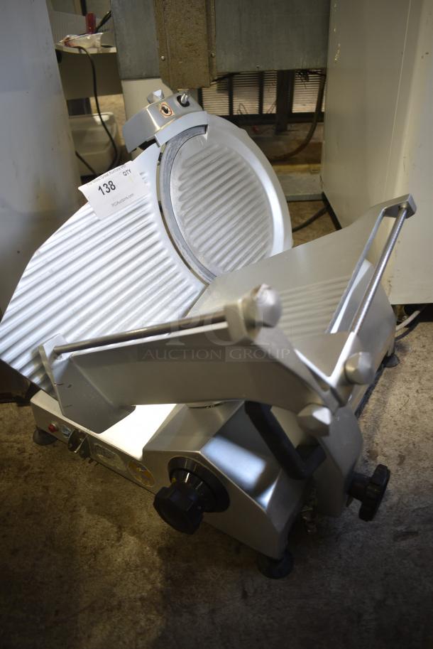 Berkel  7512 Metal Commercial Countertop Meat Slicer w/ Blade Sharpener. 115 Volts, 1 Phase. Tested and Working! - Image 2 of 5