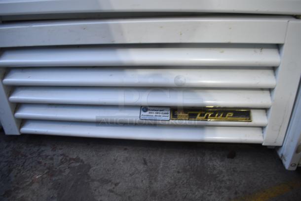 True GDM-26-LD Metal Commercial Single Door Reach In Cooler Merchandiser w/ Poly Coated Racks. 115 Volts, 1 Phase. Tested and Working! - Image 4 of 8