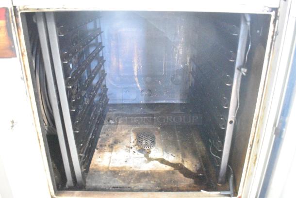 Alto Shaam Stainless Steel Commercial Electric Powered Combi Convection Oven. 208-240 Volts, 3 Phase. - Image 6 of 10
