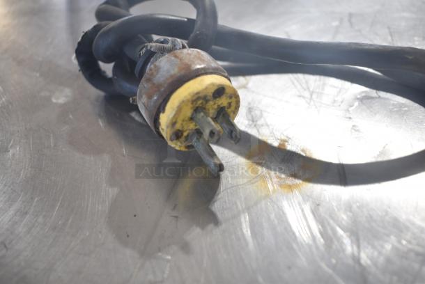 Alto Shaam Stainless Steel Commercial Pass Through Heated Holding Cabinet on Commercial Casters. 115 Volts, 1 Phase. Tested and Does Not Power On - Image 8 of 8