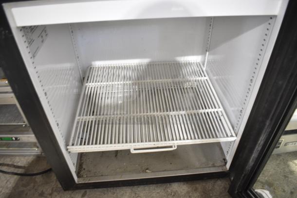 True GDM-05-LD Metal Commercial Mini Cooler Merchandiser. 115 Volts, 1 Phase. Tested and Working! - Image 5 of 7