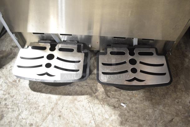 XRJ15LX2 Stainless Steel Commercial Countertop 2 Hopper Slushie Machine. 110-130 Volts, 1 Phase. Tested and Powers On But Does Not Get Cold - Image 5 of 9