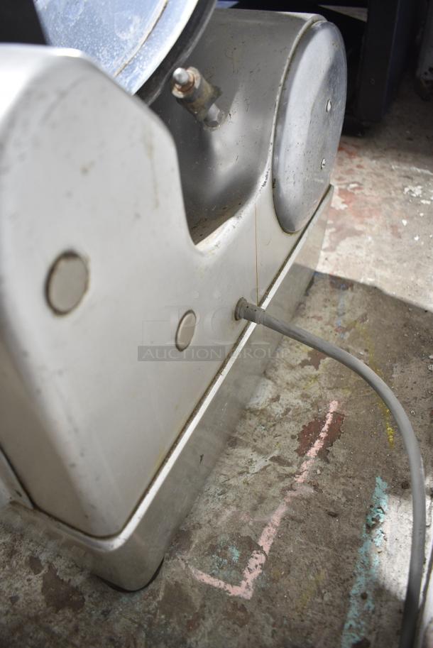 Stainless Steel Commercial Countertop Meat Slicer. 115 Volts, 1 Phase. Tested and Working! - Image 5 of 7