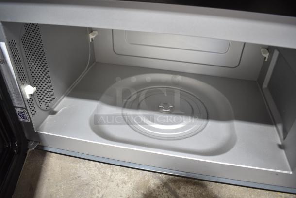 2019 Whirlpool WMH32519HZ Stainless Steel Microwave Oven. 120 Volts, 1 Phase. - Image 4 of 7