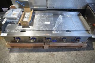 BRAND NEW SCRATCH AND DENT! 2024 Globe GG60TG Stainless Steel 60" Heavy-Duty Gas Countertop Griddle with Thermostatic Controls - 150,000 BTU