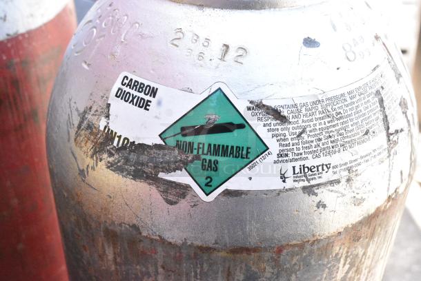 5 Metal Tanks Including Nitrogen and Carbon Dioxide. 5 Times Your Bid! Buyer Must Pick Up - We Will Not Ship This Item. - Image 5 of 8