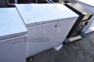 General Electric GE FCM7SKAWW Chest Freezer w/ Hinge Lid. 115 Volts, 1 Phase.