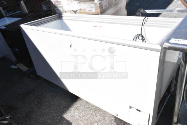 Chest Freezer Merchandiser. Missing Lids. 110-127 Volts, 1 Phase. - Image 2 of 5
