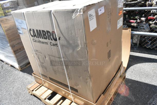 BRAND NEW SCRATCH AND DENT! Cambro CMBH1826LF191 Camtherm® Granite Gray Low Profile Electric Hot Food Holding Cabinet in Fahrenheit - 110V - Image 3 of 8