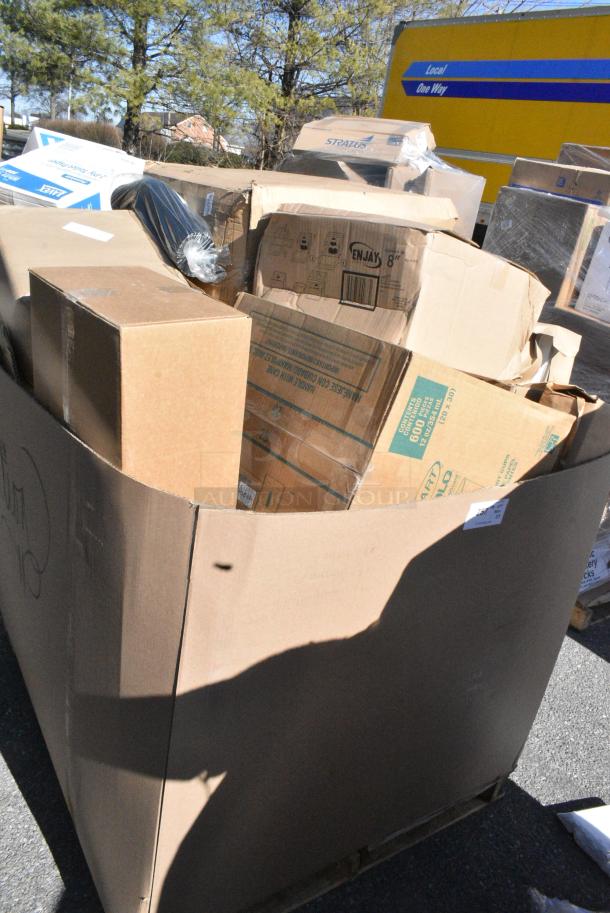 25 BRAND NEW SCRATCH AND DENT! Items Including Dart DWTG12ST ThermoGuard 12 oz. Double Wall Insulated Steam Print Paper Hot Cup, 612PIEBL12EDEP Baker's Lane 11 3/4" x 1 3/8" Extra Deep Foil Pie Pan - 500/Case, 130BKKNIFEH Choice Black Heavy Weight Polystyrene Plastic Knife - 1000/Case, Dart C25UT1 StayLock® 6 1/8" x 6 1/2" x 3 1/4" Clear Hinged Plastic 6" Square Container - 125/Pack. 25 Times Your Bid! - Image 1 of 11