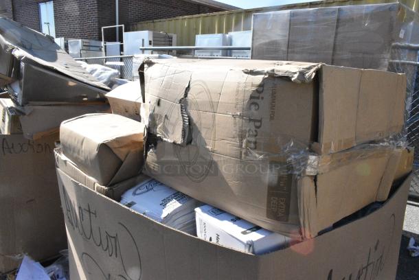 25 BRAND NEW SCRATCH AND DENT! Items Including Dart DWTG12ST ThermoGuard 12 oz. Double Wall Insulated Steam Print Paper Hot Cup, 612PIEBL12EDEP Baker's Lane 11 3/4" x 1 3/8" Extra Deep Foil Pie Pan - 500/Case, 130BKKNIFEH Choice Black Heavy Weight Polystyrene Plastic Knife - 1000/Case, Dart C25UT1 StayLock® 6 1/8" x 6 1/2" x 3 1/4" Clear Hinged Plastic 6" Square Container - 125/Pack. 25 Times Your Bid! - Image 5 of 11