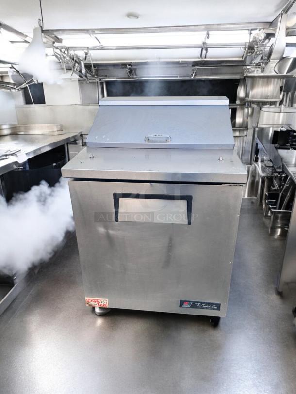 Excellent Condition True TSSU-27-08 Refrigerated Sandwich Prep Table – Tested & Working! - Image 3 of 8