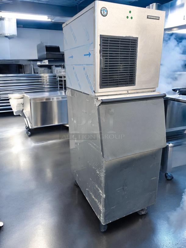 Late Model  Hoshizaki Commercial 500LB Per Day Flaker Ice Maker with ice Bin – Fully Tested & Working! - Image 2 of 9