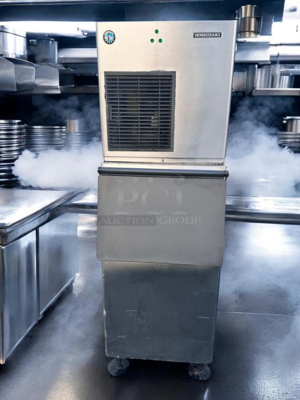Late Model  Hoshizaki Commercial 500LB Per Day Flaker Ice Maker with ice Bin – Fully Tested & Working! - Image 4 of 9
