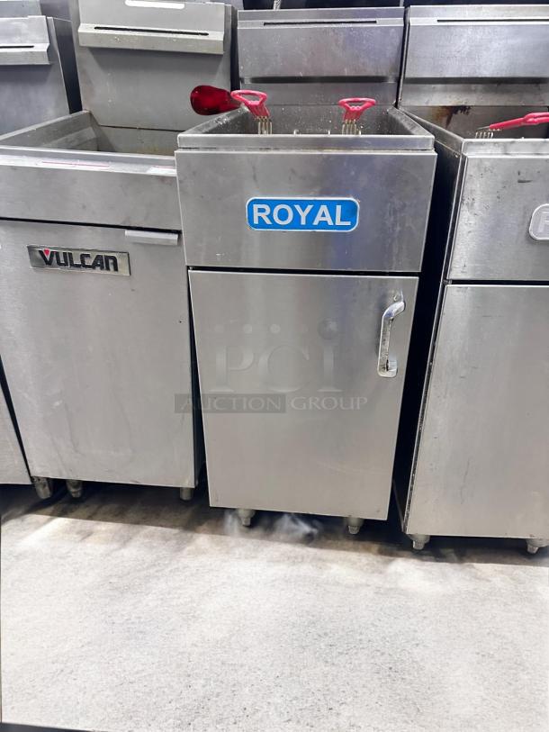 Excellent Condition Royal Commercial Deep Fryer – Tested & Working! - Image 3 of 6