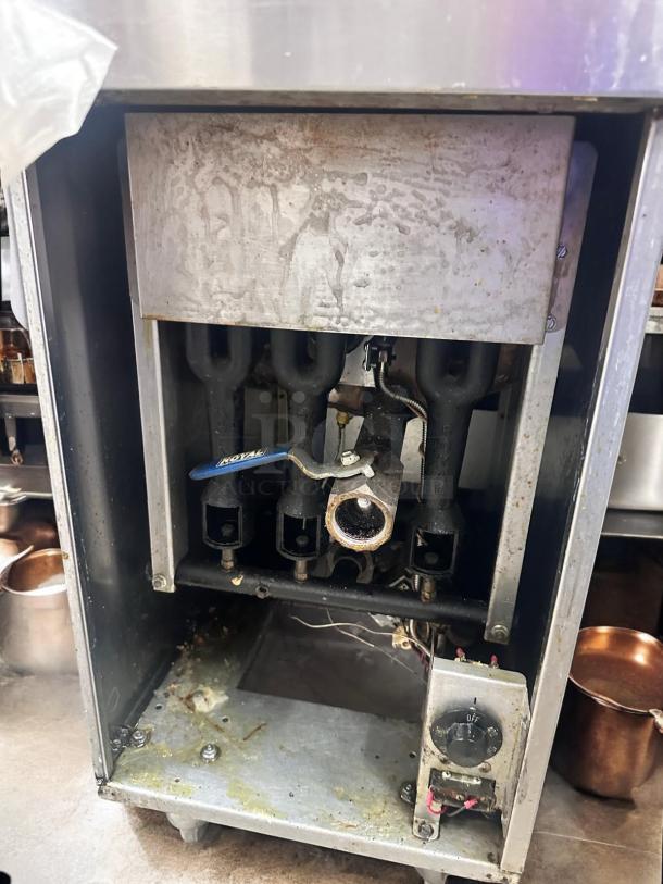 Excellent Condition Royal Commercial Deep Fryer – Tested & Working! - Image 5 of 6