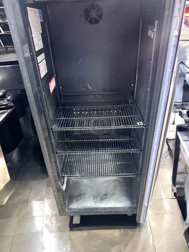 Excellent Condition IDW Display Refrigerator 115Volt – Tested & Working! - Image 5 of 8