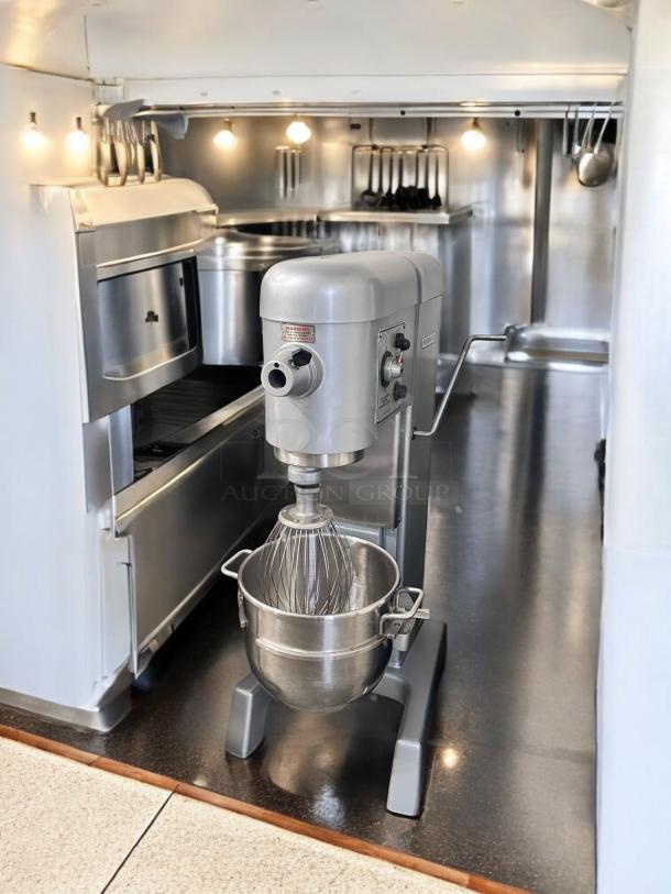 Outstanding Hobart D-330 30Qt Commercial Mixer – Tested & Working! - Image 2 of 10
