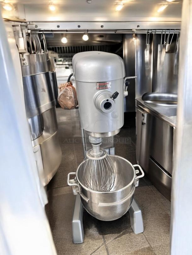 Outstanding Hobart D-330 30Qt Commercial Mixer – Tested & Working! - Image 5 of 10