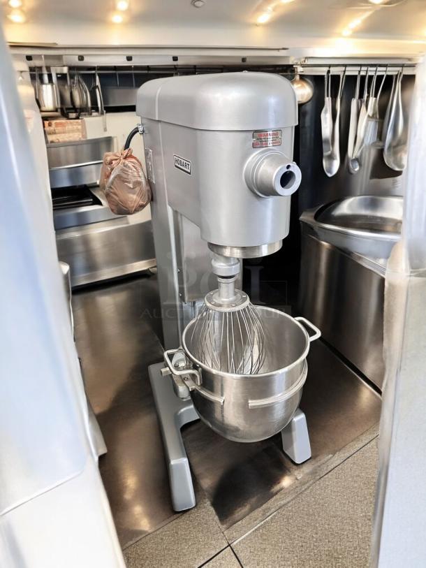 Outstanding Hobart D-330 30Qt Commercial Mixer – Tested & Working! - Image 6 of 10