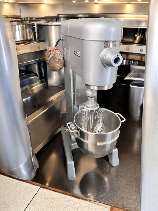 Outstanding Hobart D-330 30Qt Commercial Mixer – Tested & Working! - Image 8 of 10