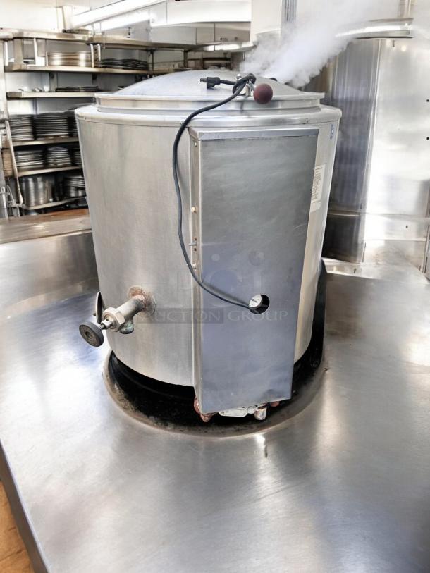 Excellent Condition Groen Commercial 40-Gallon Gas Kettle – Tested & Working! - Image 2 of 9
