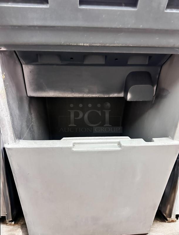 Excellent Condition Scotsman CME1056AS-3 Commercial Ice Machine with Ice Bin – Tested & Working! - Image 5 of 7