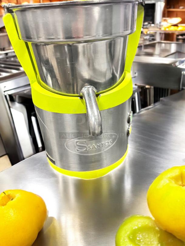 Excellent Santos XL Chute Commercial Juicer – High-Performance & Heavy-Duty! - Image 2 of 7