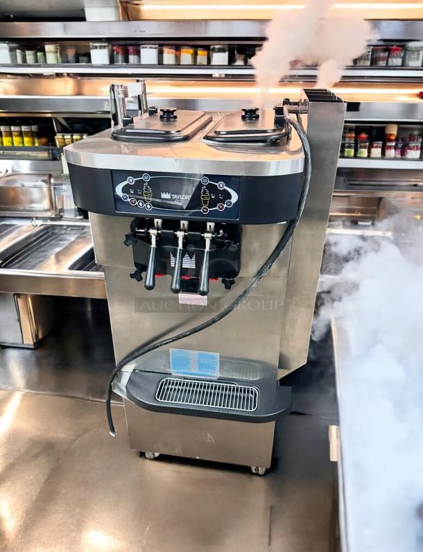 Excellent Condition Taylor Soft Serve Ice Cream Machine – Tested & Working! - Image 6 of 6