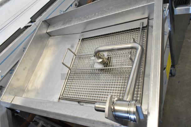 BRAND NEW SCRATCH AND DENT! 2022 Pitco Frialator SSH75 Stainless Steel Commercial Natural Gas Powered 2 Bay Deep Fat Fryer on Commercial Casters. 105,000 BTU. - Image 4 of 14