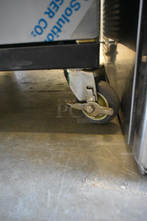 BRAND NEW SCRATCH AND DENT! 2022 Alto Shaam 1200-TH Stainless Steel Commercial Full Height Halo Heat® Cook and Hold Oven on Commercial Casters. 208-240 Volts, 1 Phase. - Image 4 of 8