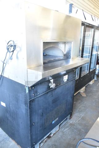 Wood Stone Stainless Steel Commercial Natural Gas Powered Il Forno Single Deck Pizza Oven.