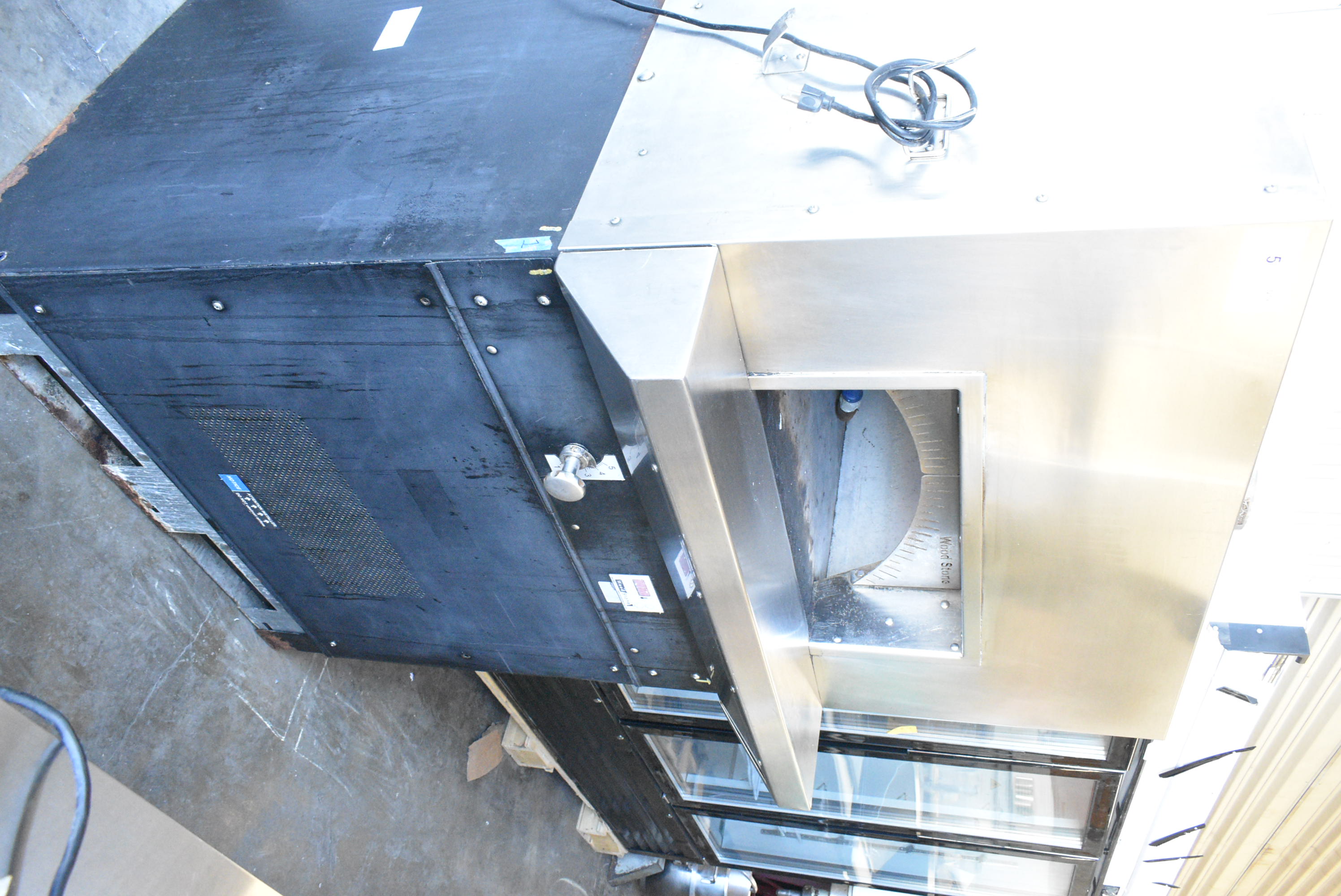 Wood Stone Il Forno pizza oven showing artisan craft design