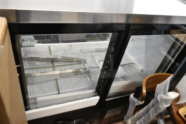 BRAND NEW SCRATCH AND DENT! 2024 Avantco 178DLC47HCB Metal Commercial 47" Black Curved Glass Refrigerated Deli Case. See Pictures For Broken Glass. 115 Volts, 1 Phase. Tested and Working! - Image 5 of 7