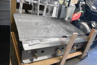 BRAND NEW SCRATCH AND DENT! 2024 Cooking Performance Group GM-CPG-36-NL 351GMCPG36NL Stainless Steel 36" Gas Countertop Griddle with Manual Controls - 90,000 BTU