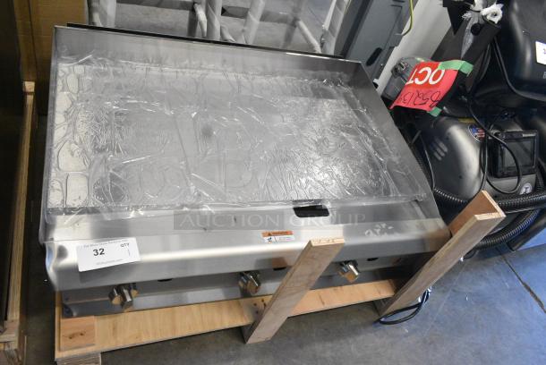 BRAND NEW SCRATCH AND DENT! 2024 Cooking Performance Group GM-CPG-36-NL 351GMCPG36NL Stainless Steel 36" Gas Countertop Griddle with Manual Controls - 90,000 BTU - Image 6 of 11