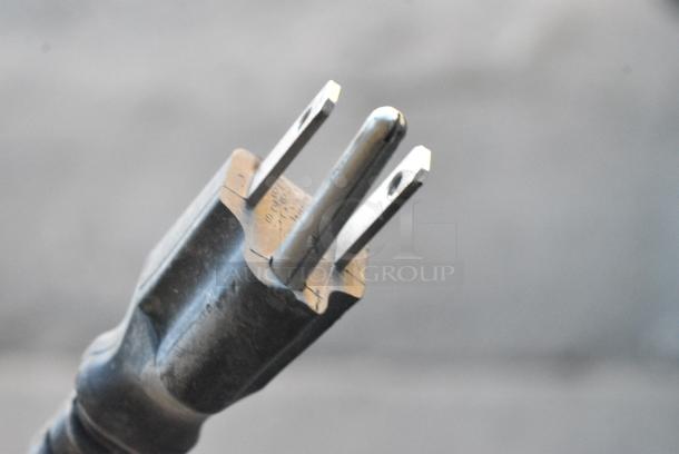 BRAND NEW SCRATCH AND DENT! 2023 Avantco 178SSUC72RHC Stainless Steel Commercial 3 Door Undercounter Cooler on Commercial Casters. 115 Volts, 1 Phase. Tested and Working! - Image 8 of 9