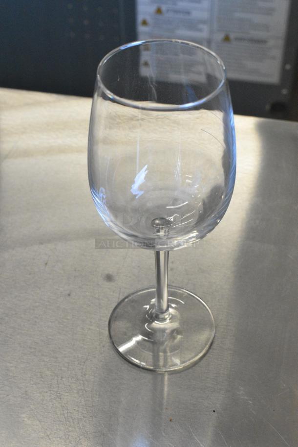Box of 8 Libbey 7533 Vina 10 oz Wine Glasses - Image 5 of 6