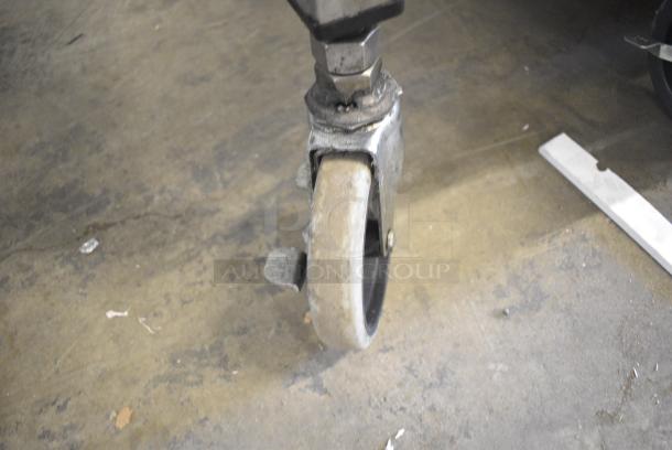 Metal Commercial Floor Style Pneumatic Auto Cutter / Press on Commercial Casters. Tested and Working! - Image 9 of 11
