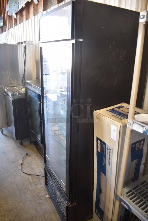 True GDM-23 Metal Commercial Single Door Reach In Cooler Merchandiser. 115 Volts, 1 Phase. Tested and Working! - Image 3 of 9