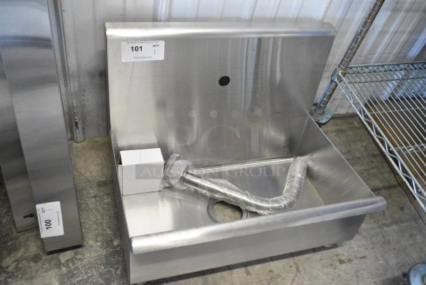 BRAND NEW SCRATCH AND DENT! Stainless Steel Single Bay Wall Mount Sink - Image 3 of 4