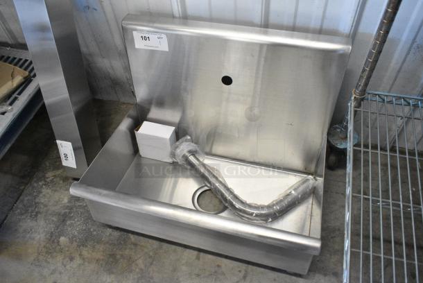BRAND NEW SCRATCH AND DENT! Stainless Steel Single Bay Wall Mount Sink - Image 4 of 4