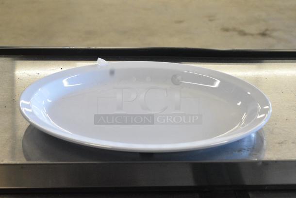 11 Acopa 304FND515 White Melamine Plates. 11 Times Your Bid! - Image 2 of 4