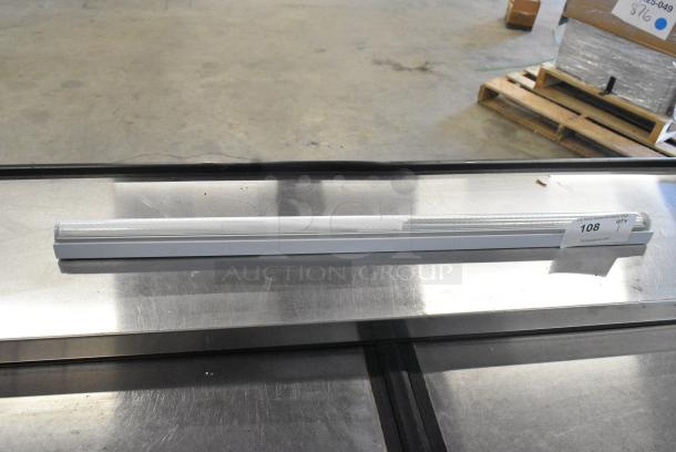 BRAND NEW SCRATCH AND DENT! Poly Roll Down Screen - Image 2 of 4