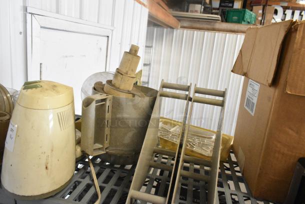 18 Various Items Including Food Processor Base, Robot Coupe Blade Holder, Clear Poly Food Processor Bowls. 18 Times Your Bid! - Image 2 of 5