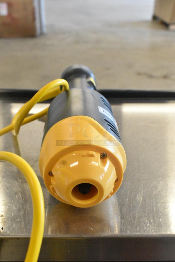 BRAND NEW SCRATCH AND DENT! Hamilton Beach HMI009 Immersion Blender. 115 Volts, 1 Phase. Tested and Working! - Image 7 of 10