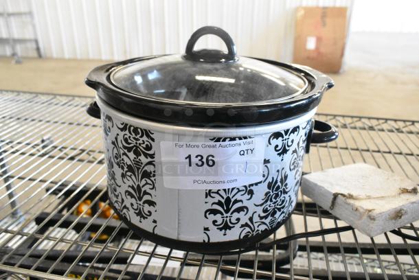 Crock Pot Slow Cooker. 115 Volts, 1 Phase. Tested and Working! - Image 2 of 6