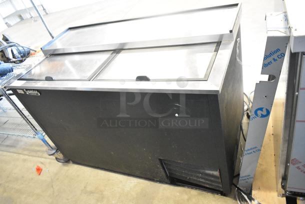 True TD-50-18 Metal Commercial Back Bar Bottle Cooler w/ 2 Sliding Lids. 115 Volts, 1 Phase. Tested and Powers On But Does Not Get Cold - Image 2 of 7
