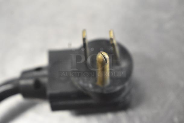True TD-50-18 Metal Commercial Back Bar Bottle Cooler w/ 2 Sliding Lids. 115 Volts, 1 Phase. Tested and Powers On But Does Not Get Cold - Image 6 of 7
