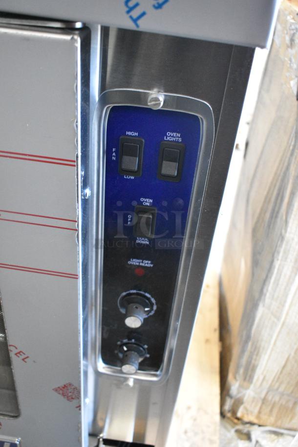BRAND NEW SCRATCH AND DENT! Imperial Stainless Steel Commercial Natural Gas Powered Full Size Convection Oven w/ View Through Doors, Metal Oven Racks and Thermostatic Controls. See Pictures for Broken Glass. 70,000 BTU. - Image 4 of 9